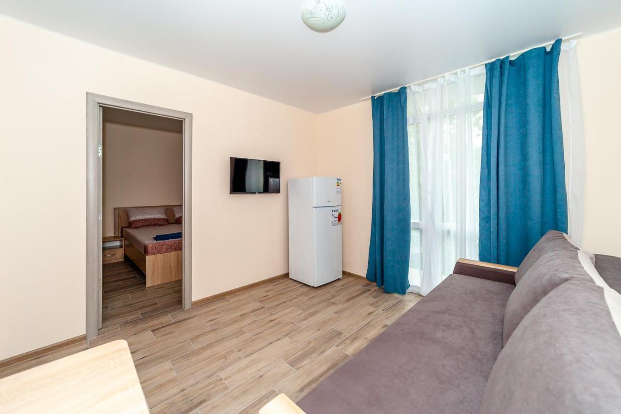 Dolce Vita Resort Hotel Zaliznyi Port Exteriör bild