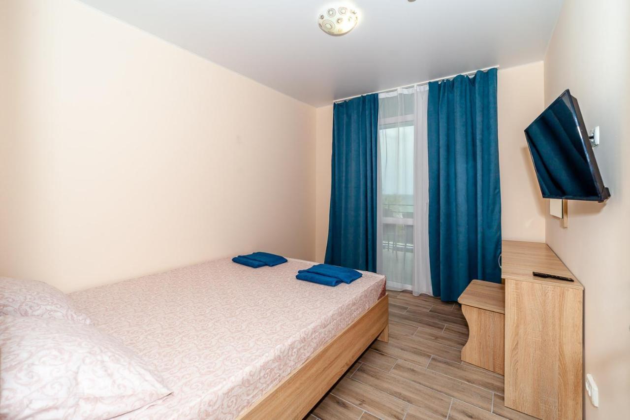 Dolce Vita Resort Hotel Zaliznyi Port Exteriör bild