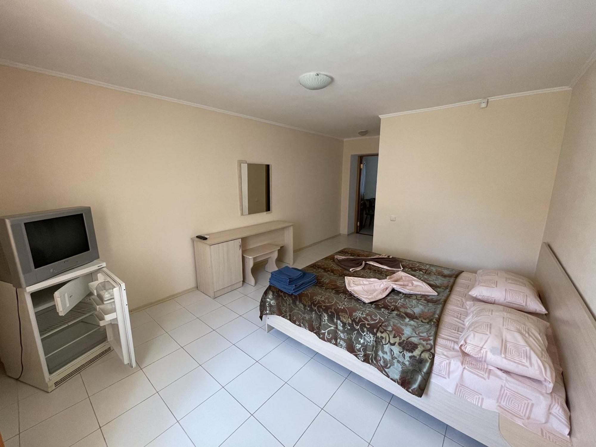 Dolce Vita Resort Hotel Zaliznyi Port Rum bild