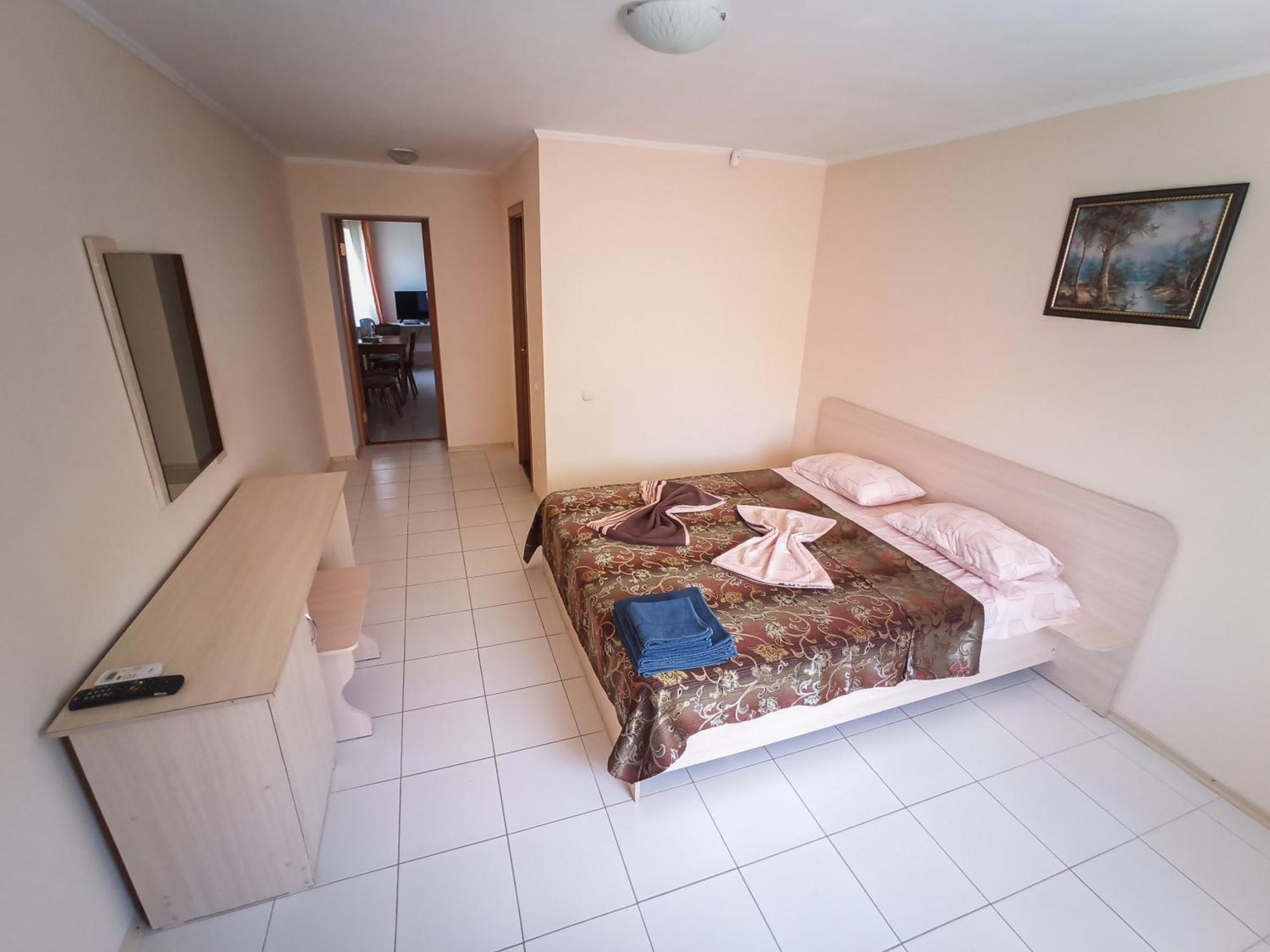 Dolce Vita Resort Hotel Zaliznyi Port Rum bild